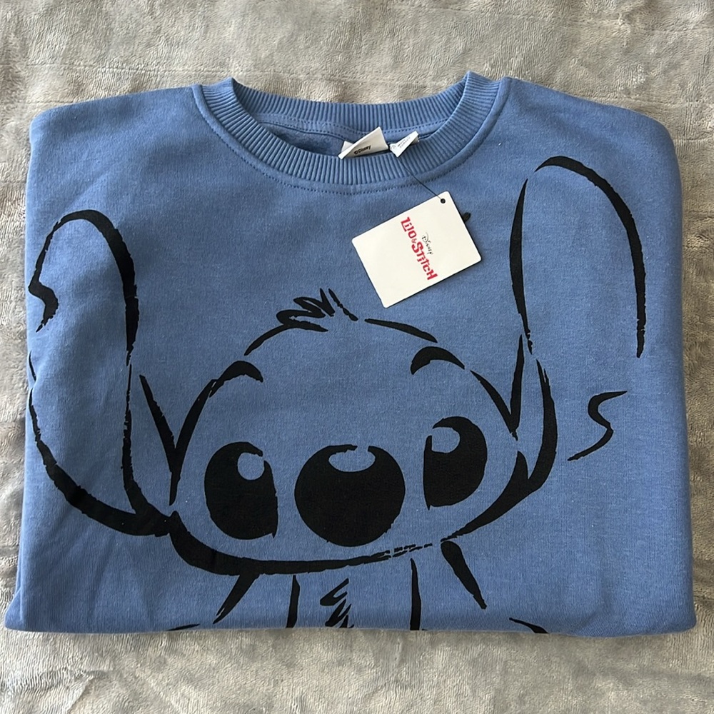 NWT Disney crewneck